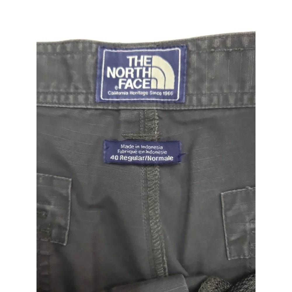 The North Face Cargo Shorts Mens Size 40 Charcoal Gray Utility Hiking Outdoor